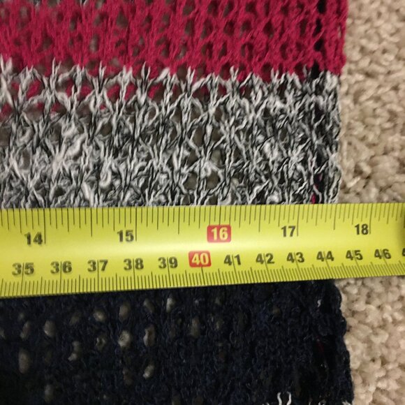 le chateau Grey, Navy and Pink Crochet Tunic Length Slip Over Top - Picture 8 of 11